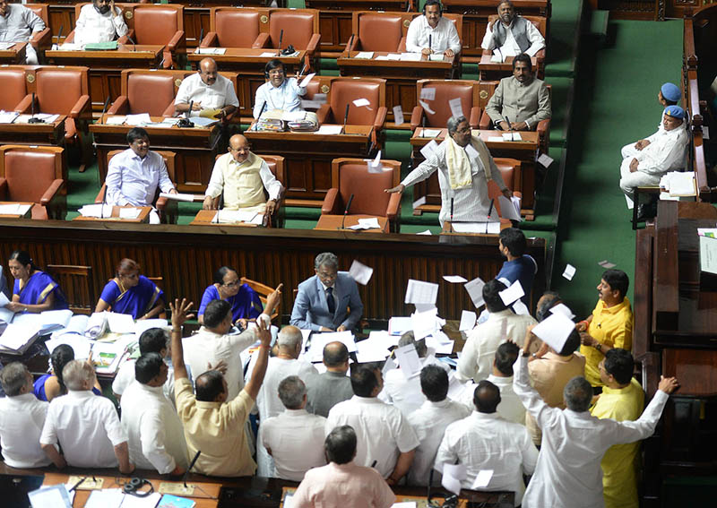 ಪಂಚಾಯತ್‌ರಾಜ್ ವ್ಯವಸ್ಥೆಯಲ್ಲಿ ನಿರ್ಲಕ್ಷ ಧೋರಣೆ: ಸದನದ ಬಾವಿಗಿಳಿದು ಬಿಜೆಪಿ ಪ್ರತಿಭಟನೆ